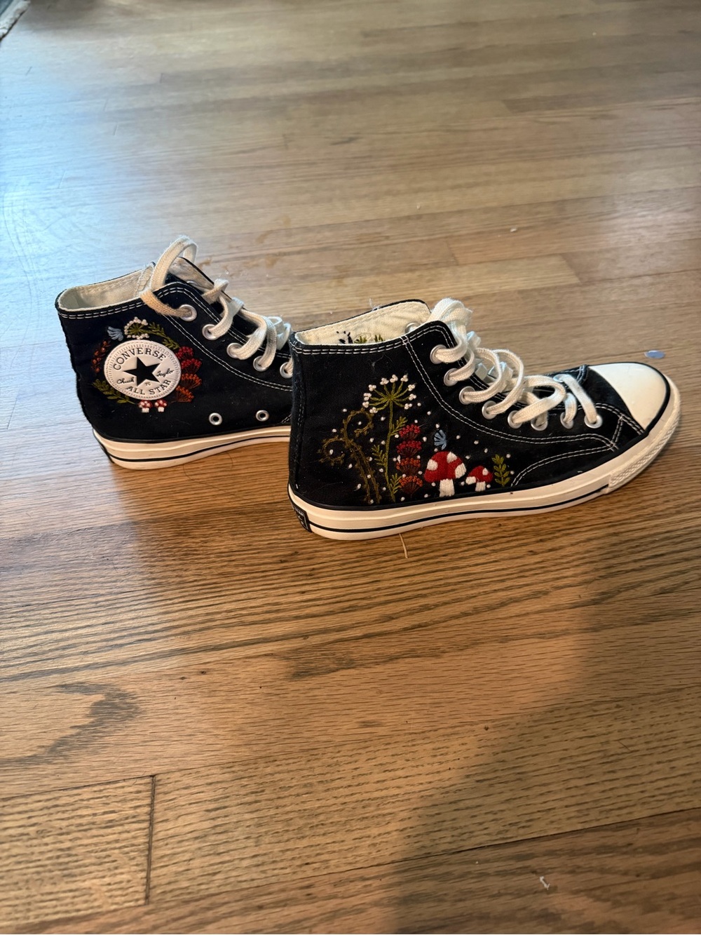 Converse Women’s/Men’s Black High-Top Sneakers with Floral Mushroom Embroidery - Picture 3 of 5